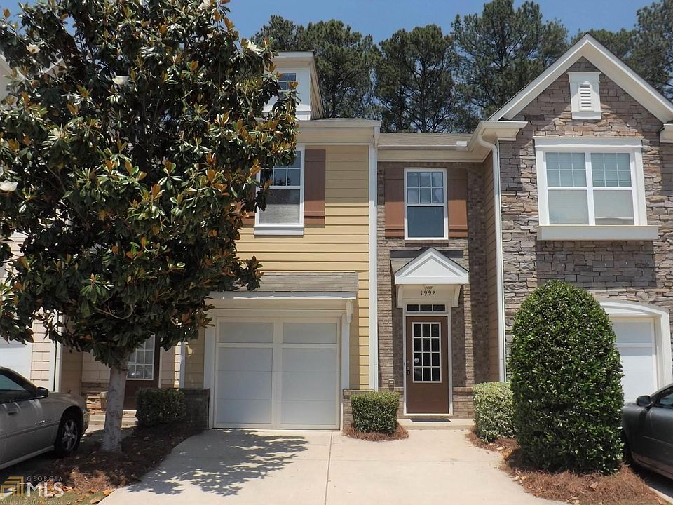 1st image of 1992 Lakeshore Cir NE