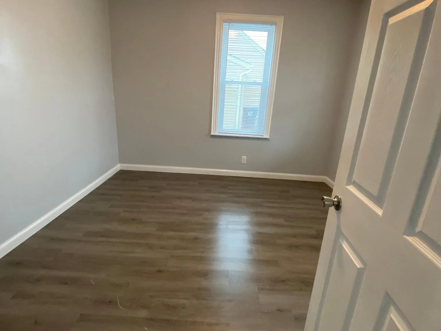 712 Linden Ave — Photo 4