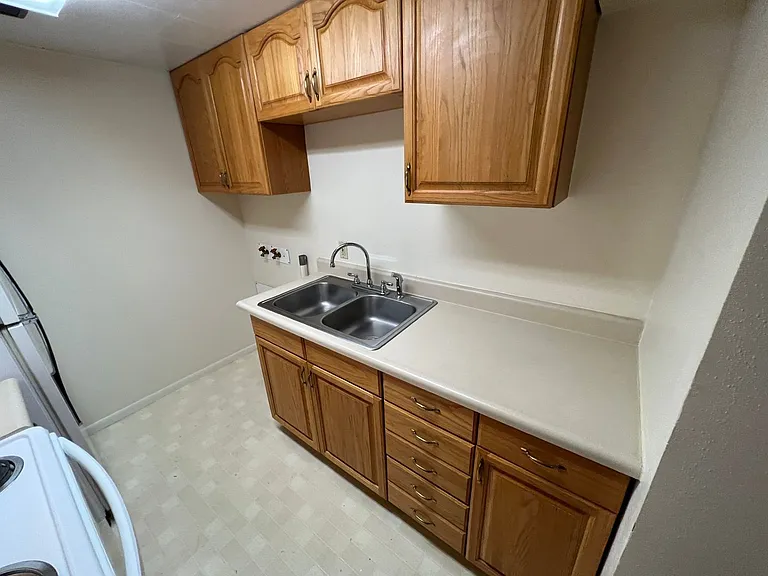 221-223 E Sunset Dr. — Photo 12