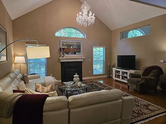 2nd image of 110 Murphys Crossing Dr