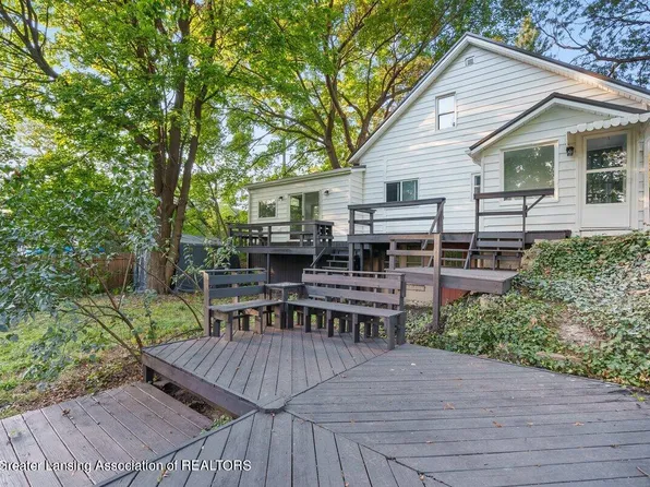 709 Sadie Ct, Lansing, MI 48906