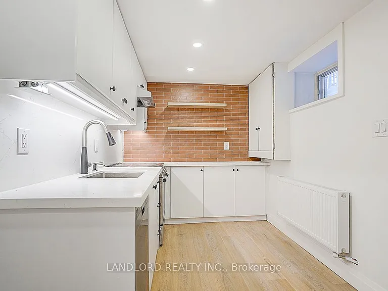75 Kendal Ave #LOWER — Photo 2