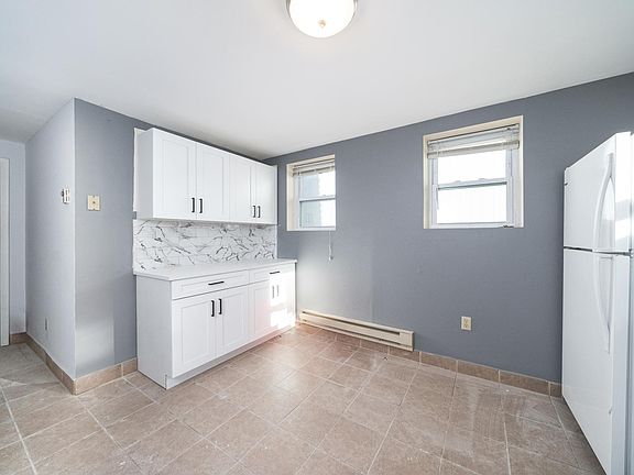 3rd image of 312 Grant Ave Floor 1