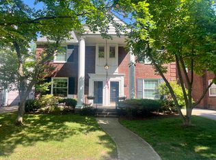 51 Cranford Ln, Grosse Pointe, MI 48230