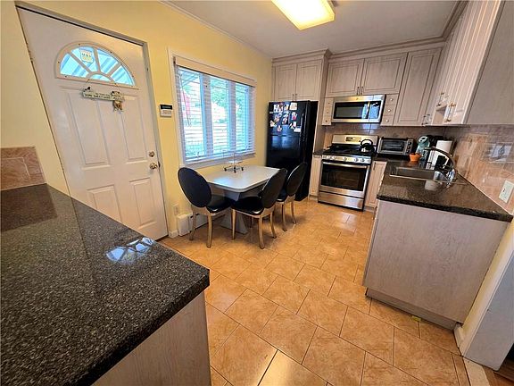 5th image of 2021 E 61st St