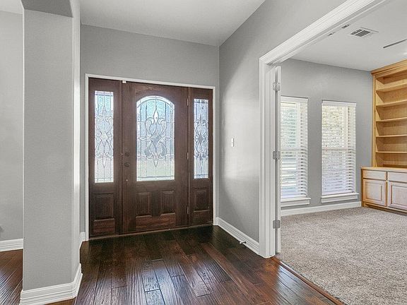 5th image of 5908 Barrows Dr