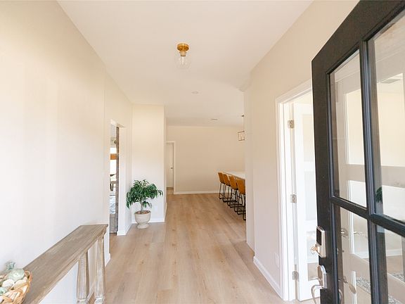 4th image of 193 Simmons Dr