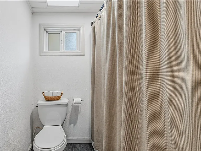 114 Cherry St NW — Photo 26