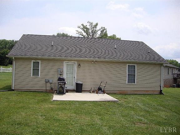 3rd image of 108 Creston Oaks Ct