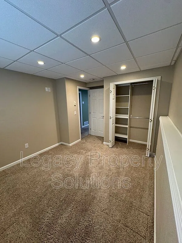 4 bed, 2.0 bath, 1934 sqft, $2,600 — Photo 1
