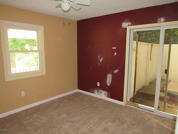 3rd image of 266 Newtown Ave