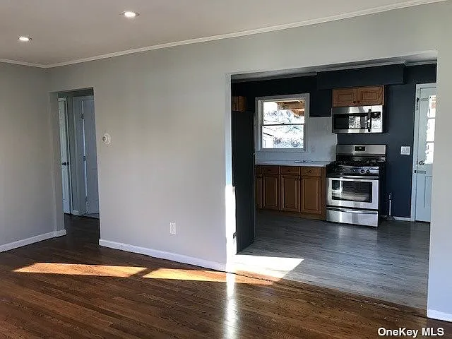 42 Roosevelt Ave #B — Photo 2
