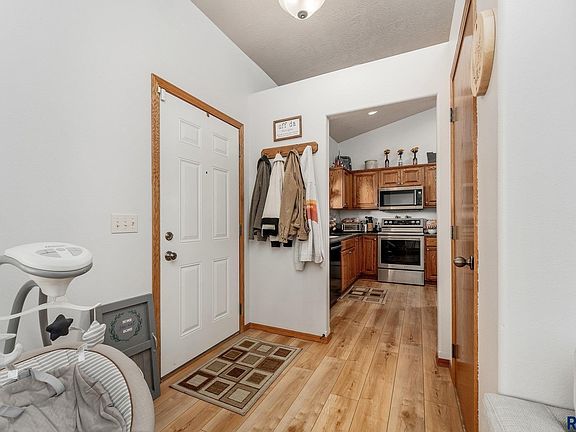 3rd image of 910 Woodmont Ave