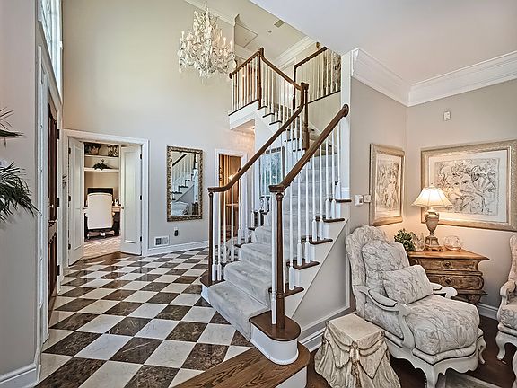 2nd image of 100 Rock Haven Ln