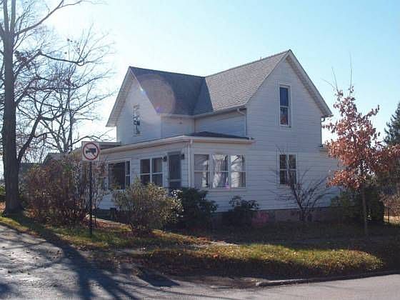 1st image of 202 W Wilden Ave