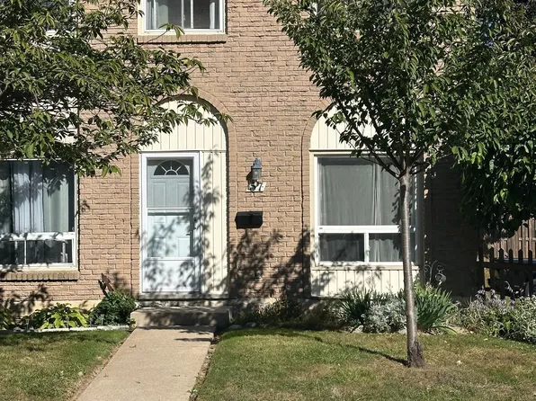 25 Linfield Dr #57, Saint Catharines, ON L2N 5T7