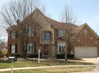 176 Braeburn Ct, Glen Ellyn, IL 60137