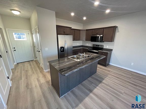 3rd image of 9518 W Tunis Dr