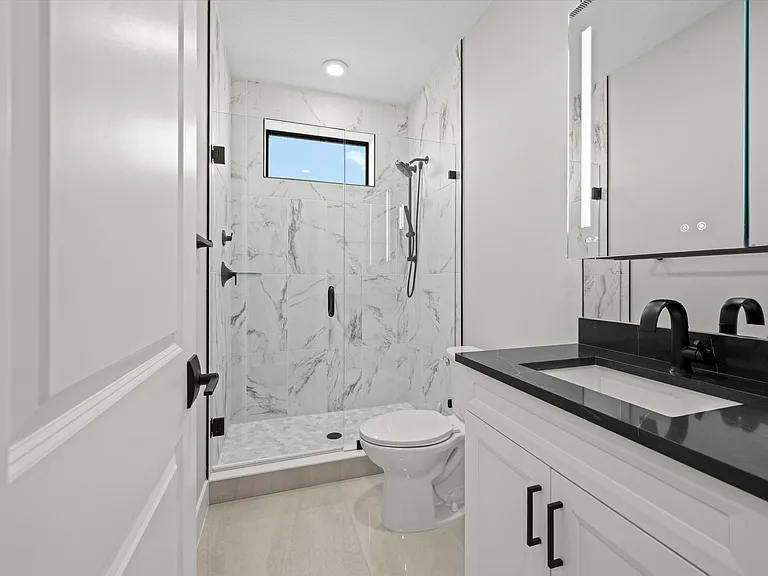 15664 Merritt Dr — Photo 41