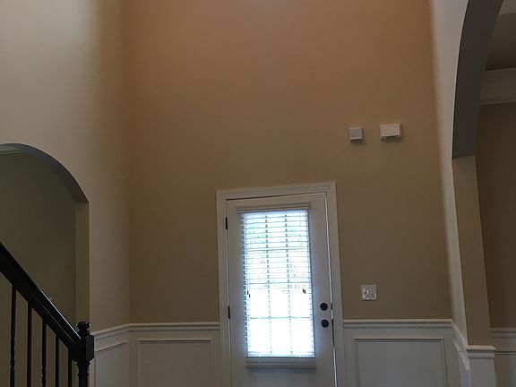 2nd image of 3020 McKinley Dr