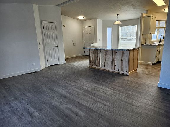 3rd image of 3573 E Pearce Dr
