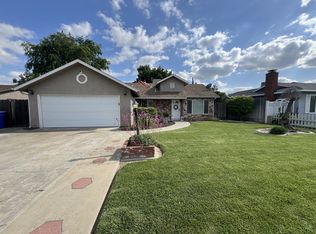195 E Sherwood Dr, Hanford, CA 93230