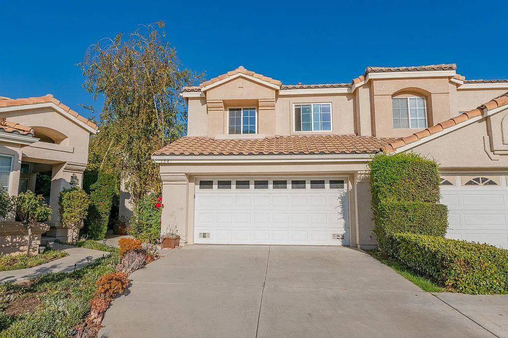 4 bed, 2004 sqft, $5,500 — Photo 1