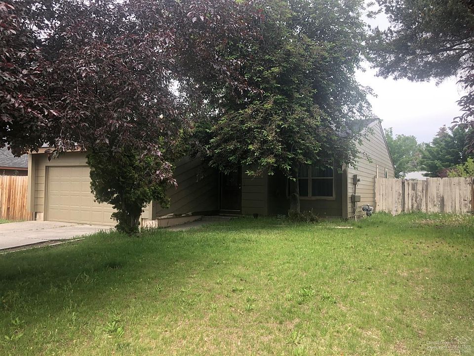 1st image of 2439 SW Glacier Ave