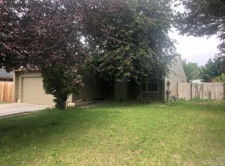 2439 SW Glacier Ave, Redmond, OR 97756