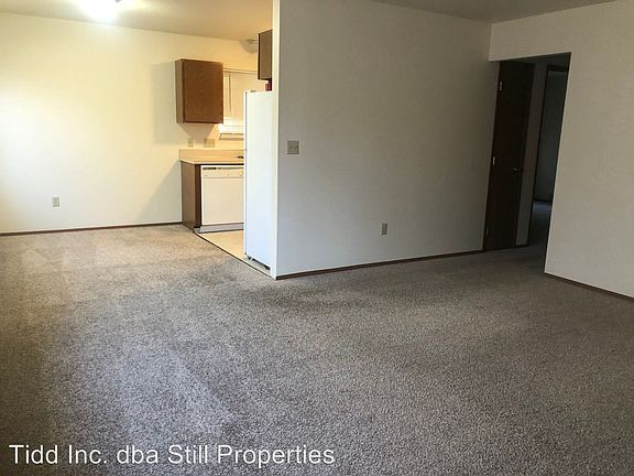 4th image of 619 N Baker Ave APT B