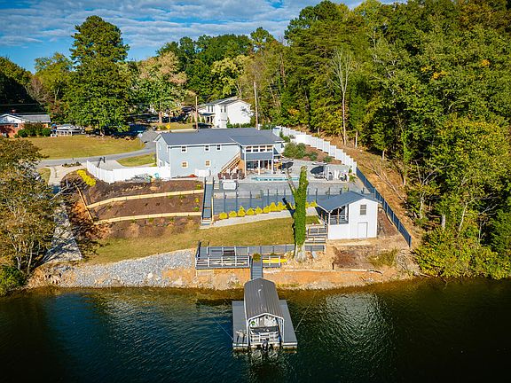 3rd image of 442 Lakeside Dr