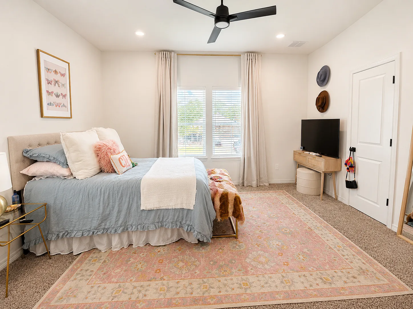 5 bed, 5.5 bath, 2400 sqft, $5,595 — Photo 3