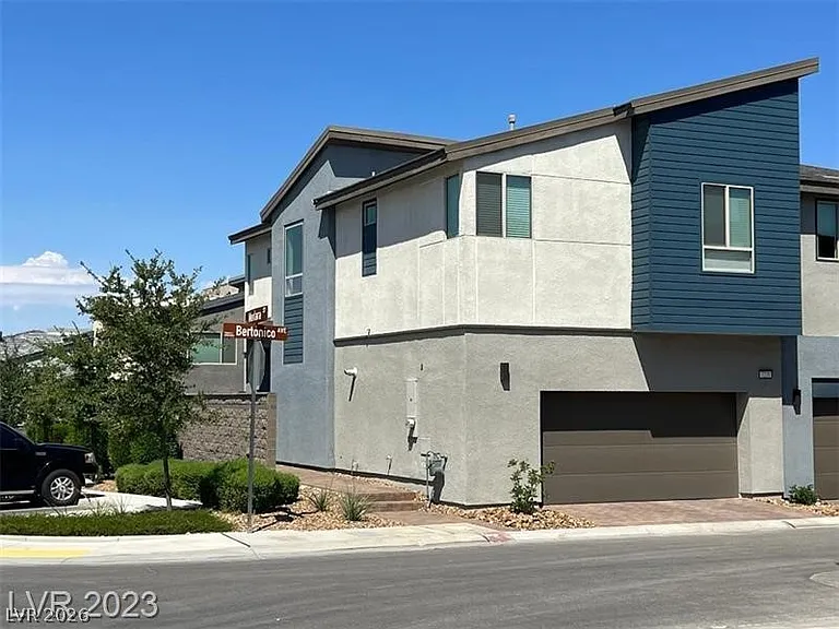 3220 Bertonico Ave — Photo 2