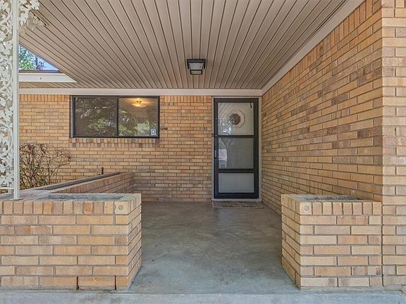 2nd image of 708 Arliss Dr