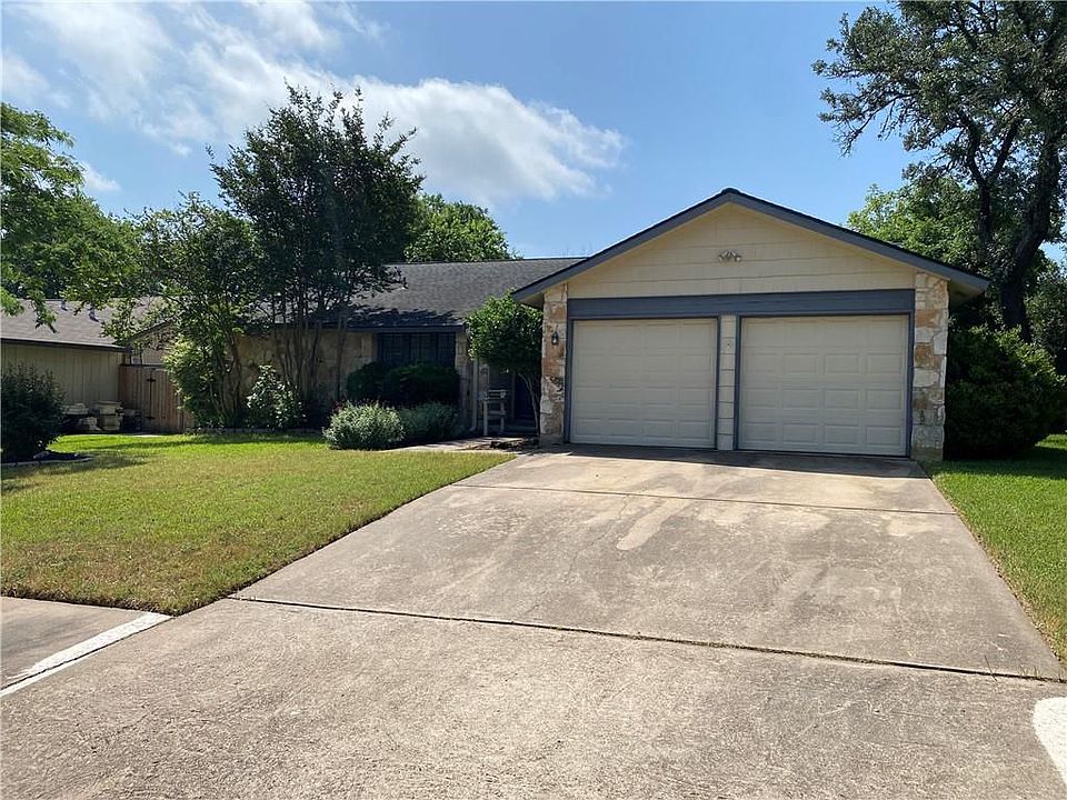 1st image of 10905 Tall Oak Trl