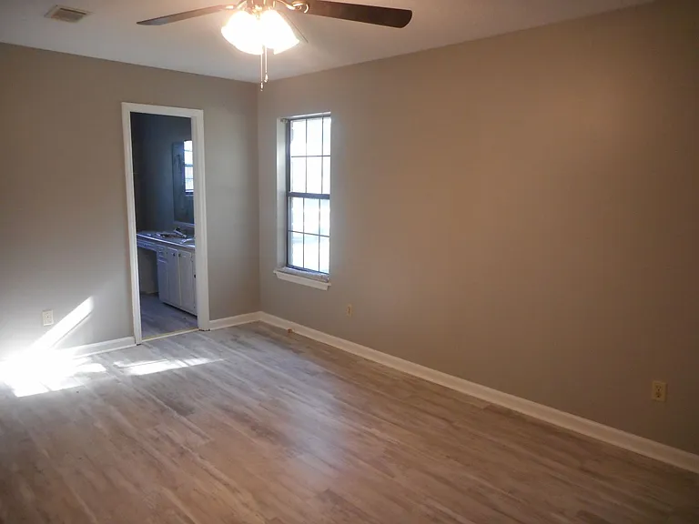2825 Crosscreek Rd — Photo 11