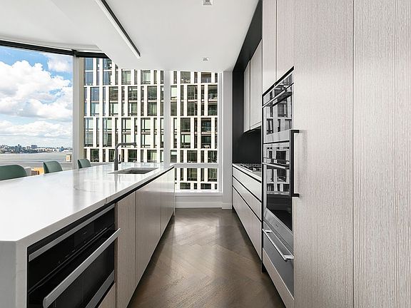5th image of 111 Murray St #24W
