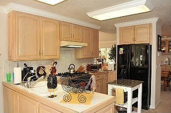 5th image of 14534 Mumford Dr