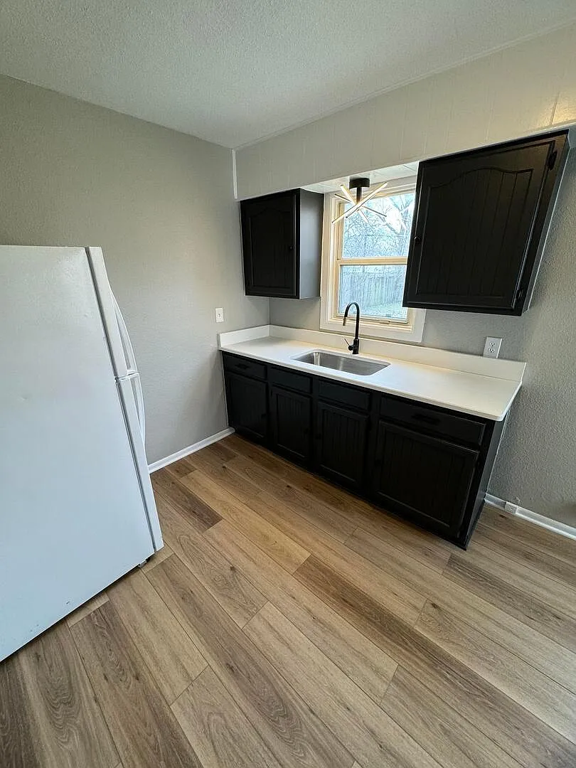 2 bed, 672 sqft, $950 — Photo 3