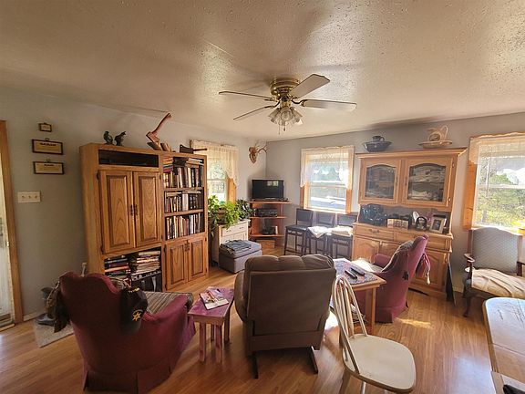 5th image of 225 Jersey Ln