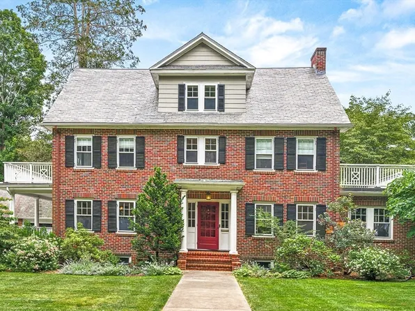 34 Rangeley Rd, Winchester, MA 01890