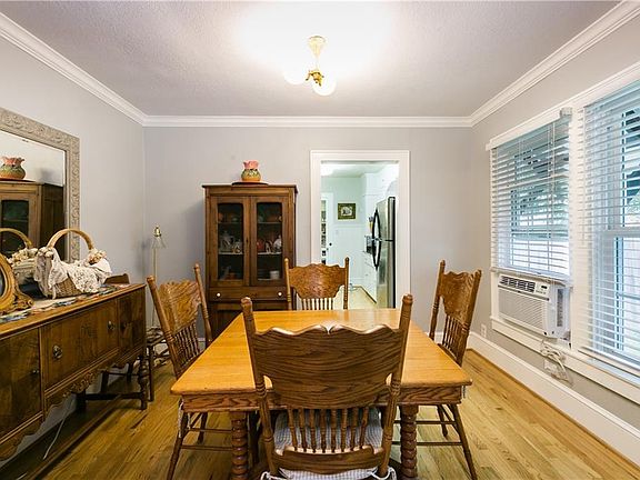 5th image of 3905 Memorial Dr