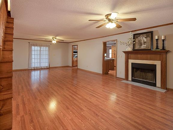 5th image of 156 Ravenwood Ln NE