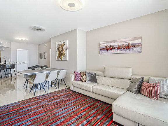 3rd image of 16699 Collins Ave APT 4004