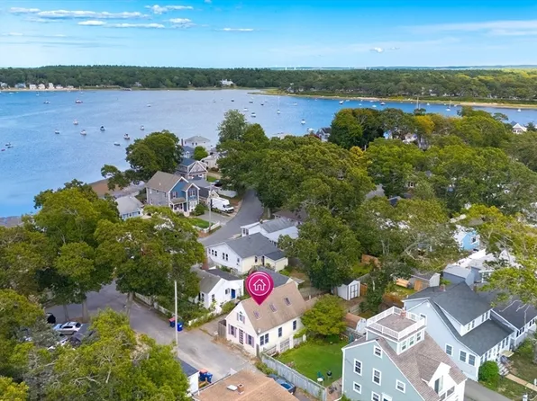 8 Cottage St, Wareham, MA 02571