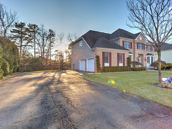 3rd image of 506 Plante Ave