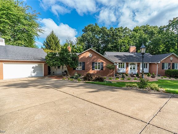 3rd image of 8935 Blossom Cir NW