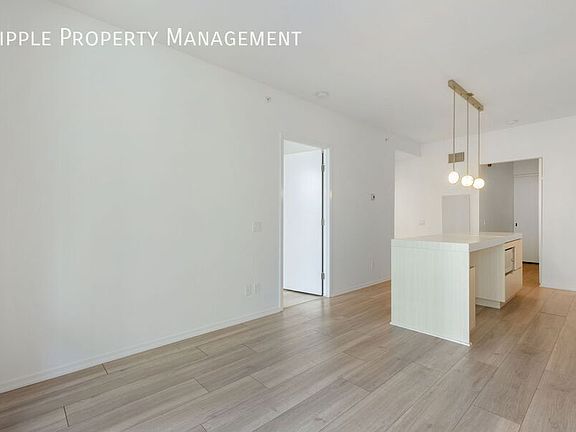 5th image of 615 6th Ave SE #316