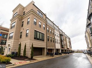 515 Silver Clipper Ln, Oxon Hill, MD 20745