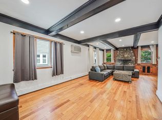 17 Aberdeen St, Malverne, NY 11565